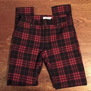 Red and black plaid skinny pants