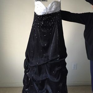 Strapless black and white dress