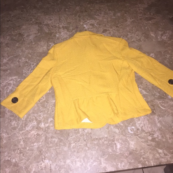 Yello blazer - Picture 2 of 2