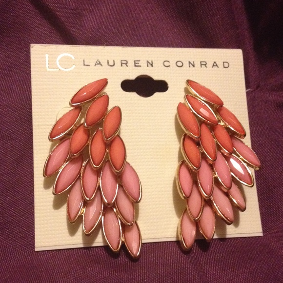 Feather design earrings - Picture 1 of 1