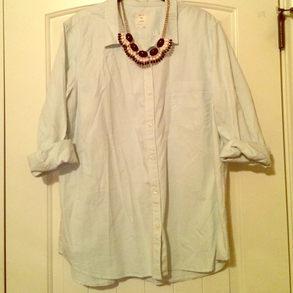 Tiffany blue and white striped button up 🚪