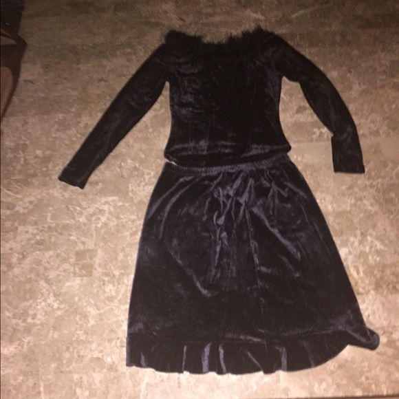 Skirt &shirt . - Picture 2 of 3