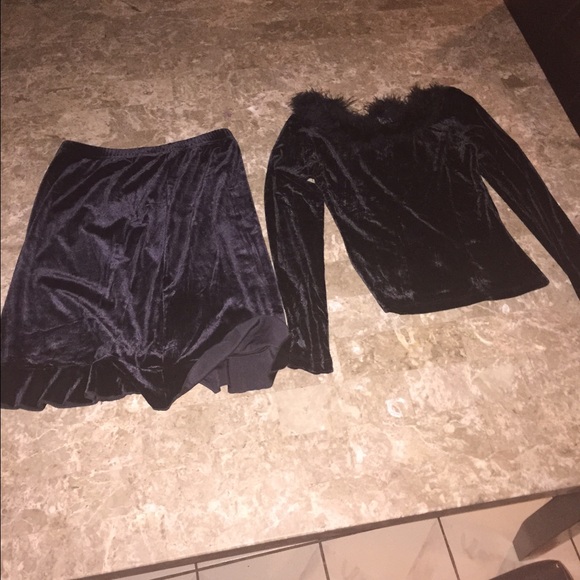 Skirt &shirt . - Picture 3 of 3