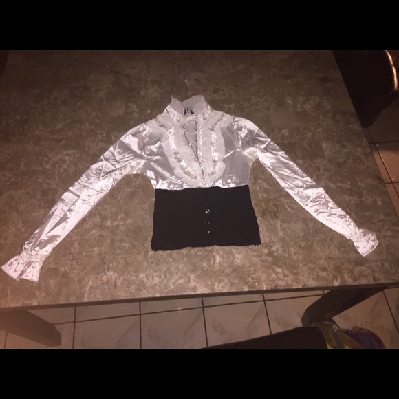 Nice white and black shirt - Picture 3 of 3