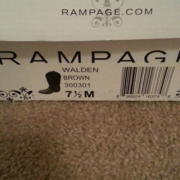 NWB Rampage boots - Picture 2 of 3