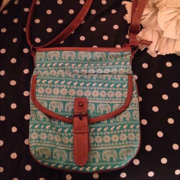 Elephant sling purse