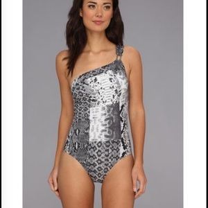 🚩️SALE Michael Kors Shoulder Swim Suit