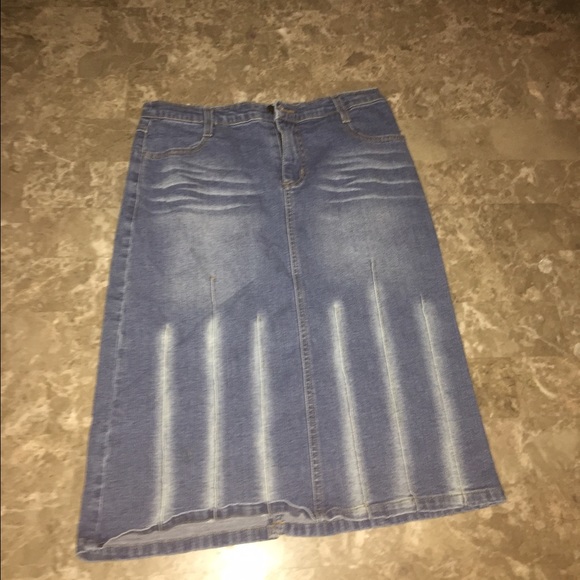 Skirt - Picture 1 of 2