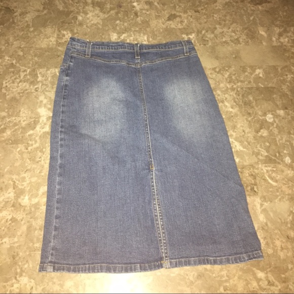 Skirt - Picture 2 of 2