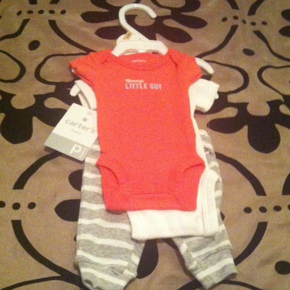 Carter's 3-piece preemie outfit - Picture 2 of 3