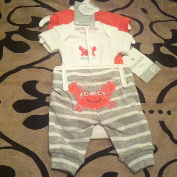 Carter's 3-piece preemie outfit - Picture 3 of 3