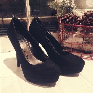 Black Suede Pumps