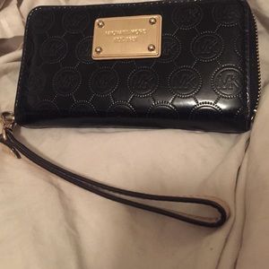 Michael kors wallet// wristlet