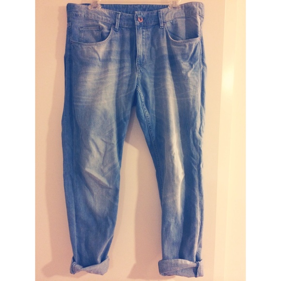 H&M Boyfriend Jeans - Light blue.