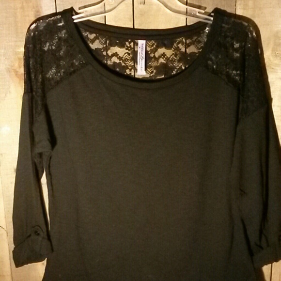 Pretty   Black Lacey Top