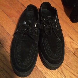 TUK black creepers