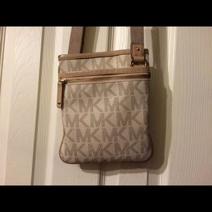 Michael Kors Large Crossbody Bag in Vanilla