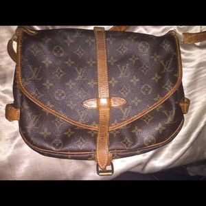 Louis Vuitton saumur 30