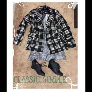 NWT Plaid B&W Jacket....ADORABLE!! 😍