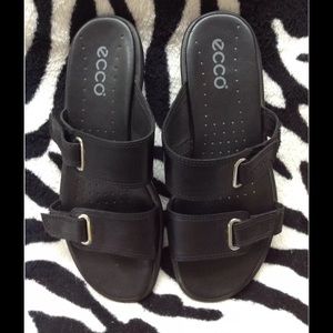 🌼ECCO Sandals Black Leather Size 6.5