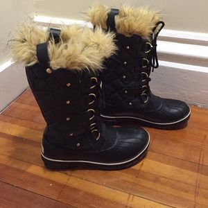 Size 6 Sorel Snow boots