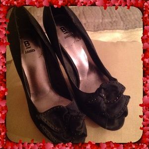 BAKERS PEEP TOE SATIN HEELS!