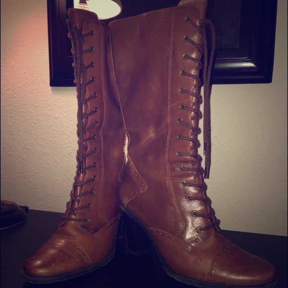 Leather brown boots.
