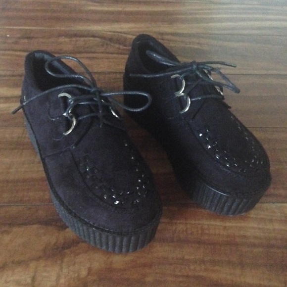 Black velvet creepers