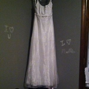Long white formal dress💫