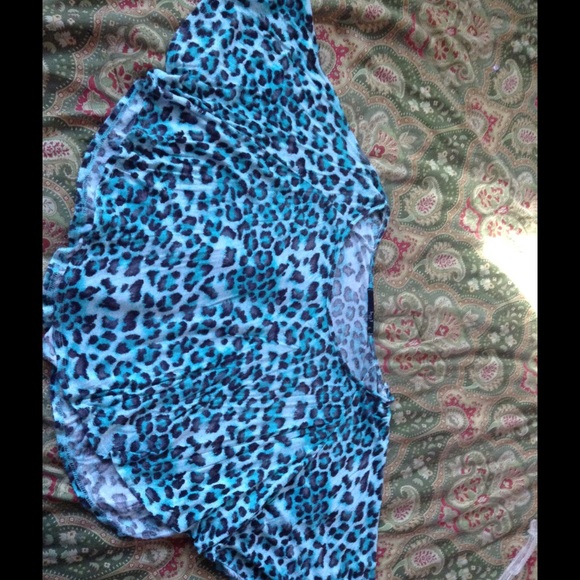 Leopard crop top  with open shoulders