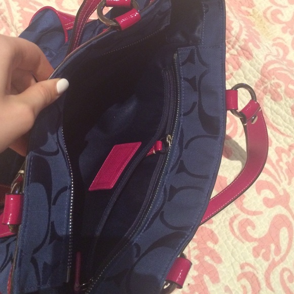 Navy and pink coach handbag - Picture 3 of 4