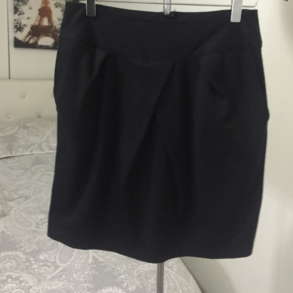 Cute black skirt with pockets