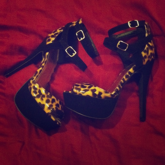 Leopard print heels!