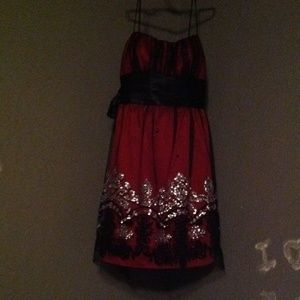 Black/red/sparkly silver formal dress✨