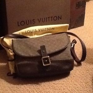 Louis Vuitton Berangere Shoulder Purse
