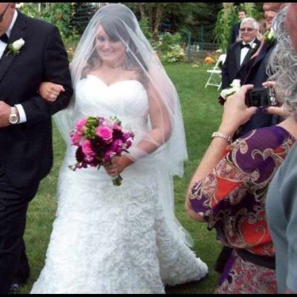 Allure Bridal Fit and Flare Ivory Wedding Gown - Picture 3 of 4