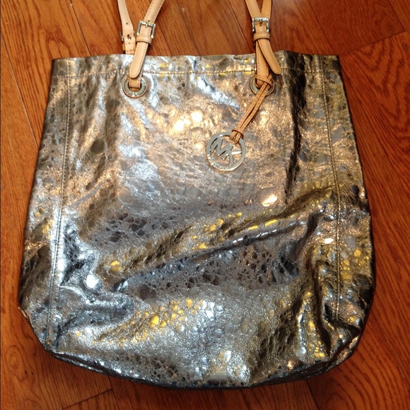 💔sold💔 🚫Reduced🚫Michael Kors metallic tote