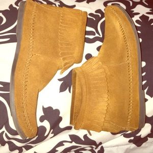 Short one layer Minnetonka booties