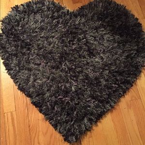 Shaggy heart rug