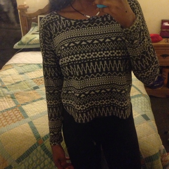 Aztec Forever 21 top - Picture 3 of 3