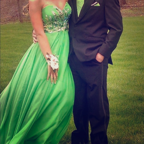 Selling New Prom Dress