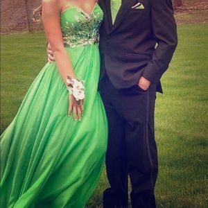 Selling New Prom Dress