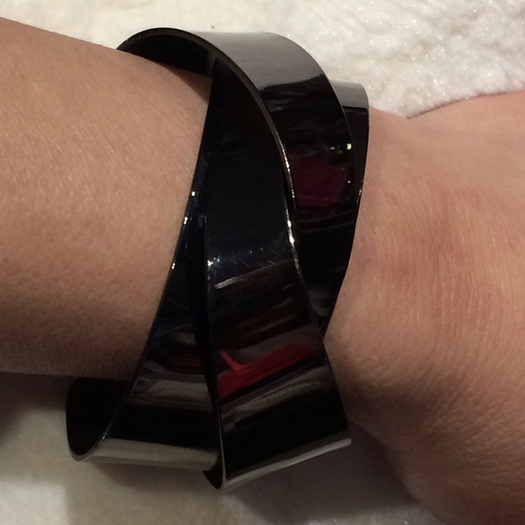 GIFTED in TRADE/BUNDLE Modern/Gothic Twist Cuff - Picture 3 of 4