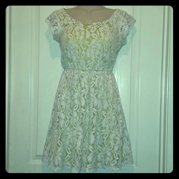 24 HR SALE Yellow lace dress