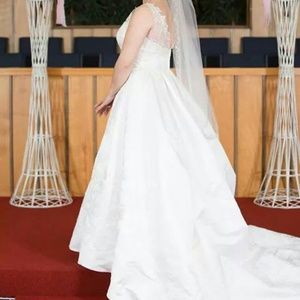 Oleg Cassini wedding dress with lace appliques