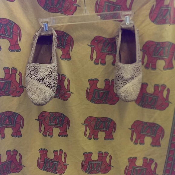 Toms