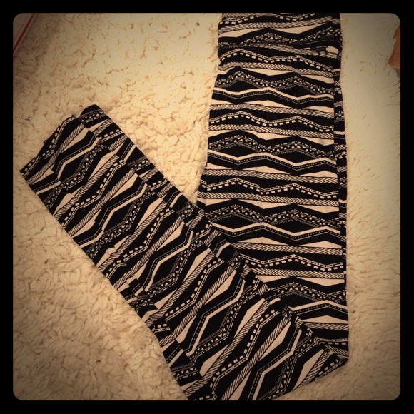 Victorious secret pink tribal leggings