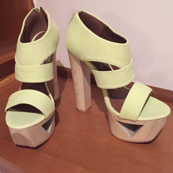 Platform sandals