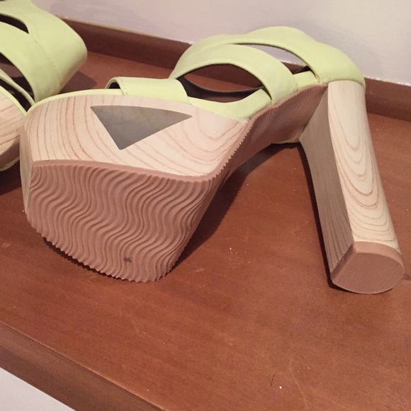 Platform sandals - Picture 3 of 4