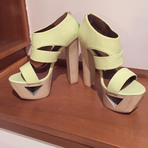 Platform sandals - Picture 4 of 4